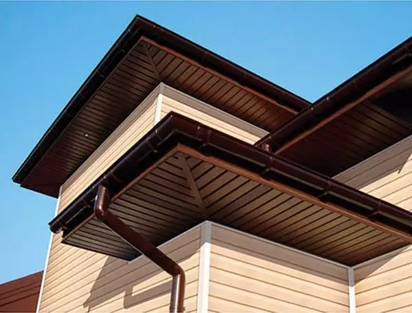 Подшивка свесов крыши по горизонту