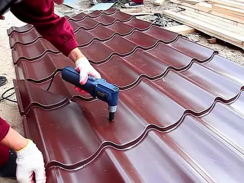 Монтаж (укладка) металлочерепицы в Минске и области